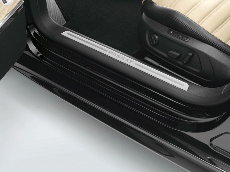  Volkswagen Passat CC Accessories 2009 года  (фото 5 из 5)